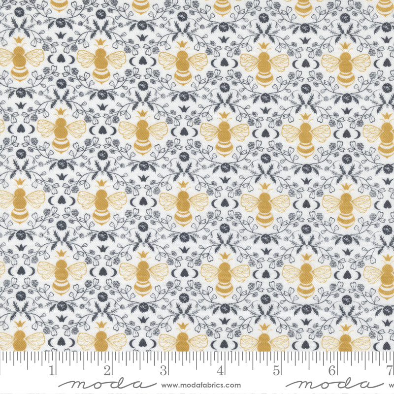 Moda - Sweetfire Road - Midnight in the Garden - Honeybee Toile - Mist