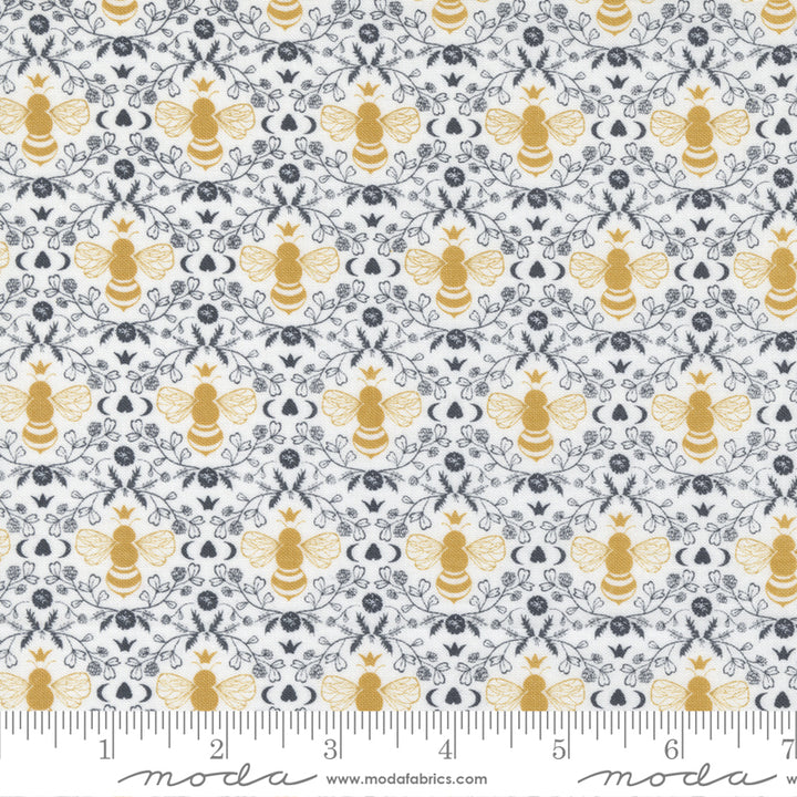 Moda - Sweetfire Road - Midnight in the Garden - Honeybee Toile - Mist
