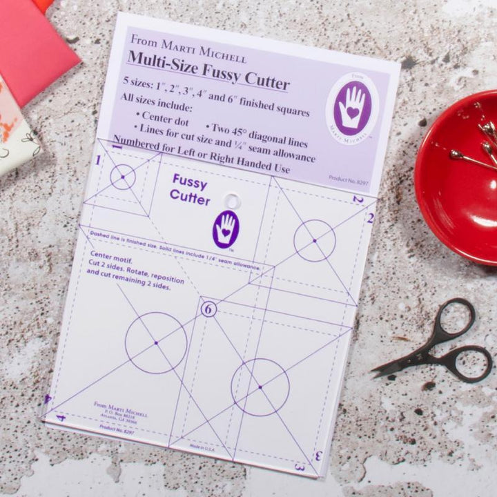 BOOK: Fussy Cutters Club: A Boot Camp for Mastering Fabric Play - 14 Projects